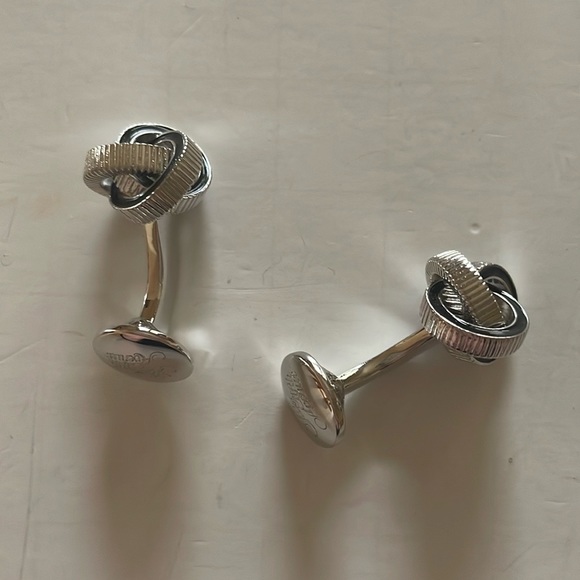 NWOB Saks Fifth Avenue Classic Knot Cuff Links for Men; Metal Silver Color - Picture 2 of 9